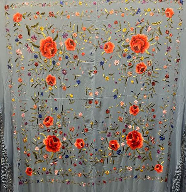 Handmade Manila Embroidered Shawl. Natural Silk. Ref. 1010615AZDCCO